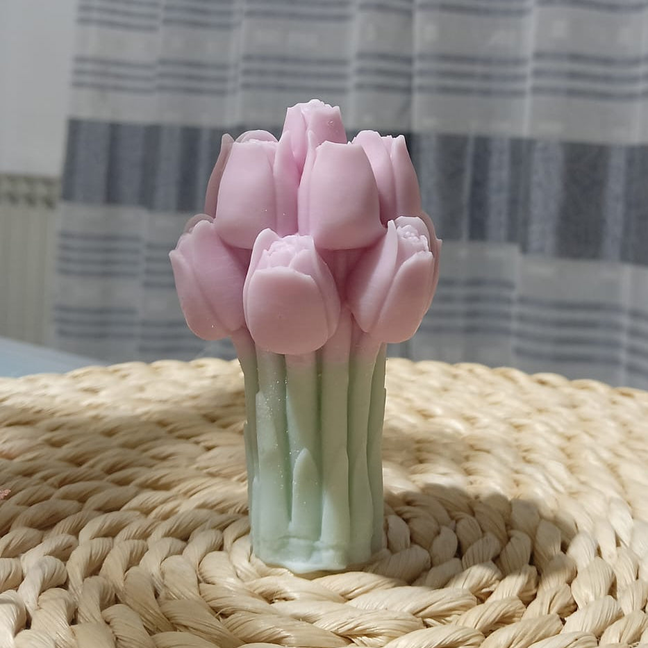 Candela Primavera con Bouquet di Tulipani in Cera