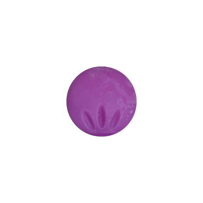 Palla di argilla viola per modellare con impronte decorative